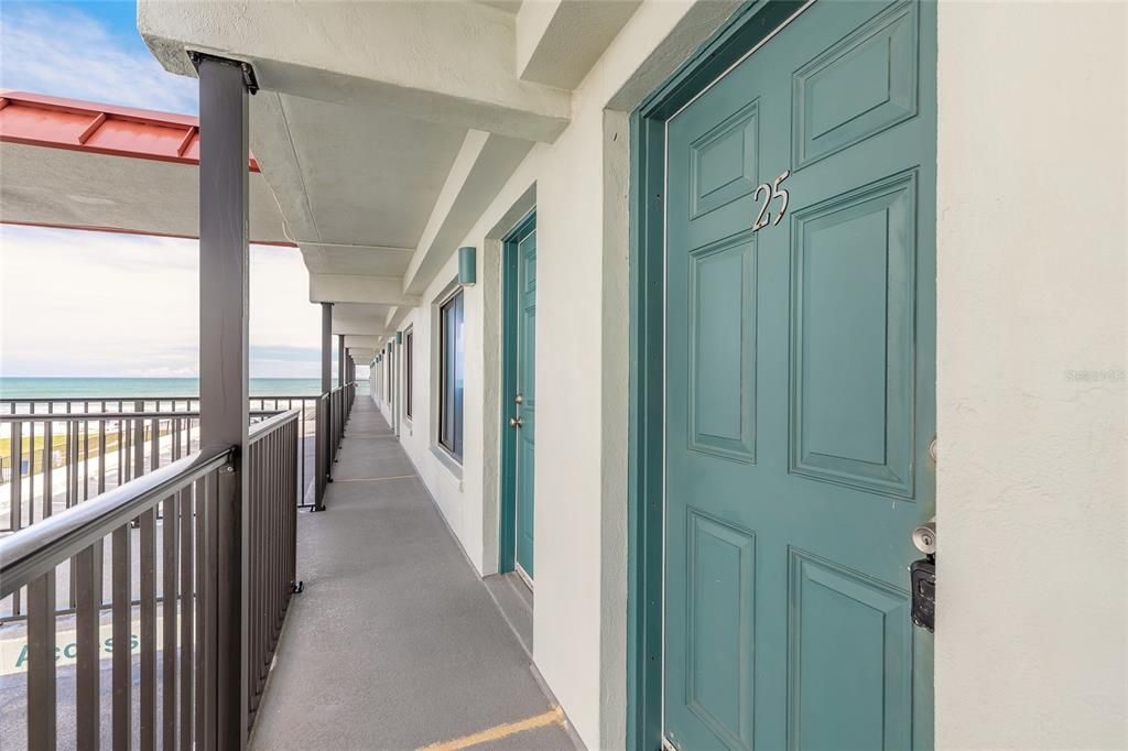 На продажу: $247,000 (2 спален, 1 ванн, 1060 Квадратных фут)