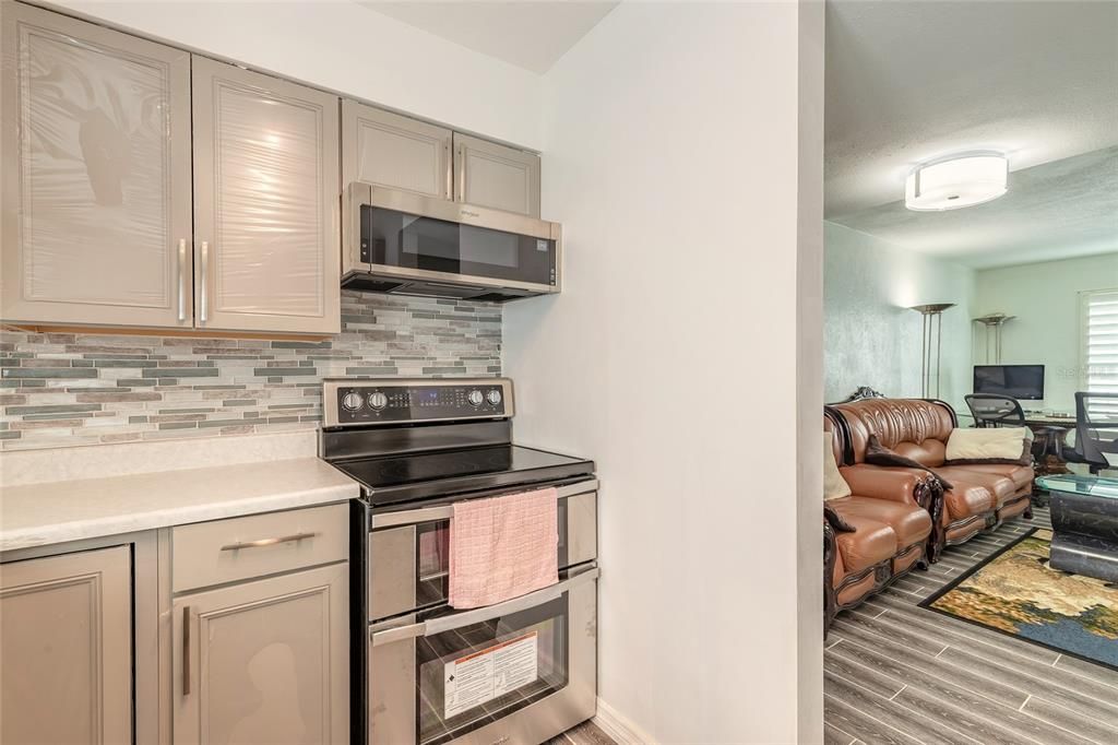 На продажу: $247,000 (2 спален, 1 ванн, 1060 Квадратных фут)