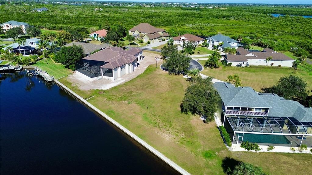 En Venta: $380,000 (0.64 acres)