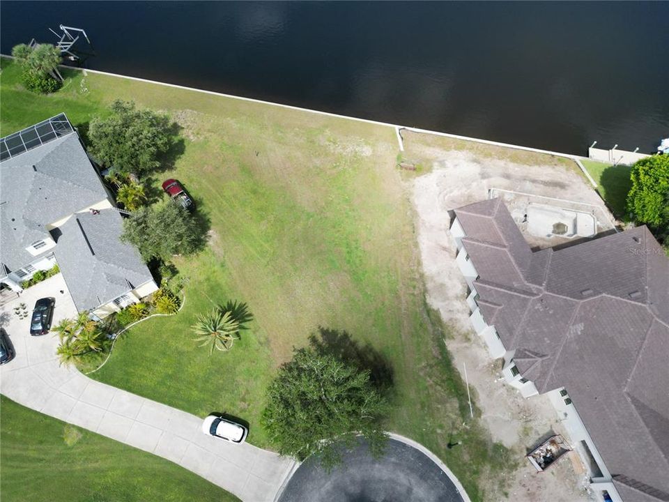 En Venta: $380,000 (0.64 acres)