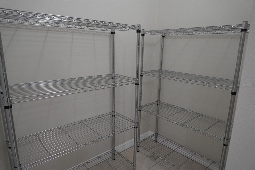 合同活跃: $109,000 (1 贝兹, 1 浴室, 650 平方英尺)