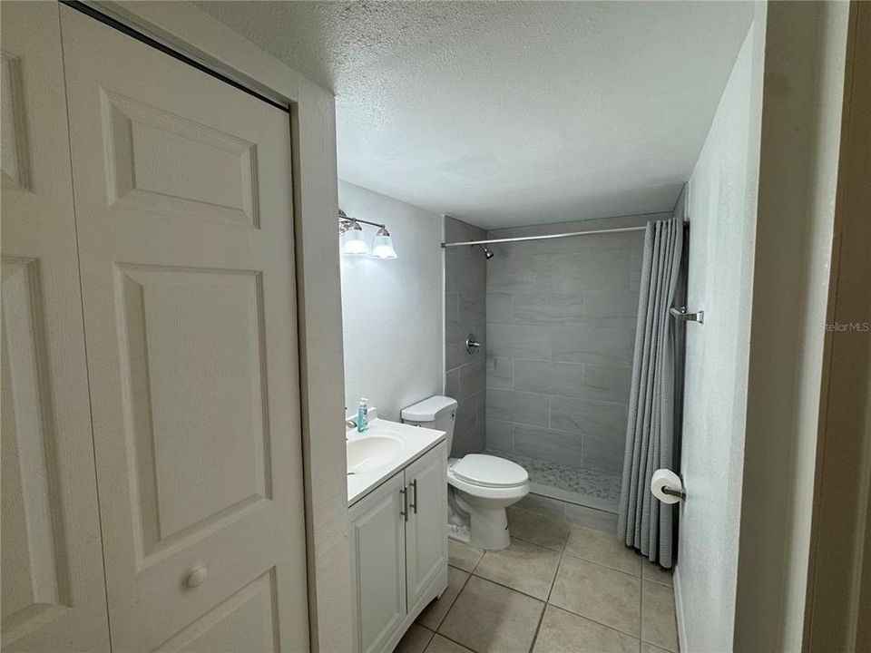 合同活跃: $109,000 (1 贝兹, 1 浴室, 650 平方英尺)