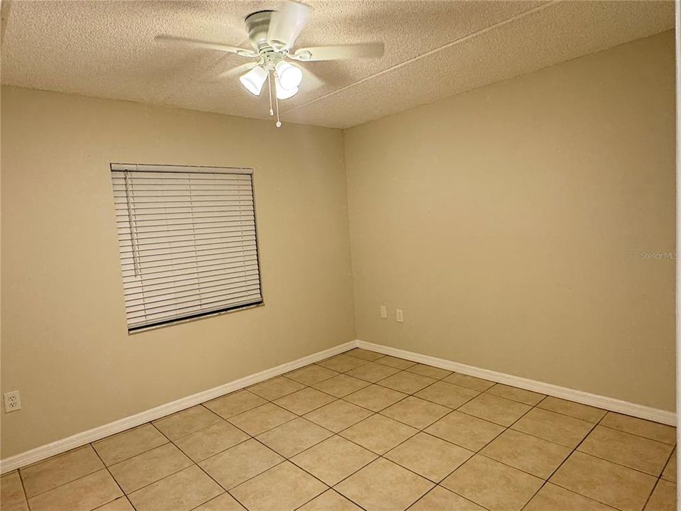 合同活跃: $109,000 (1 贝兹, 1 浴室, 650 平方英尺)