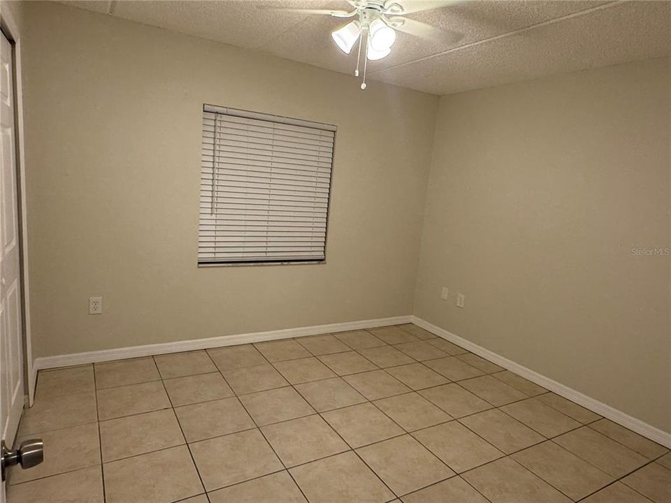 合同活跃: $109,000 (1 贝兹, 1 浴室, 650 平方英尺)