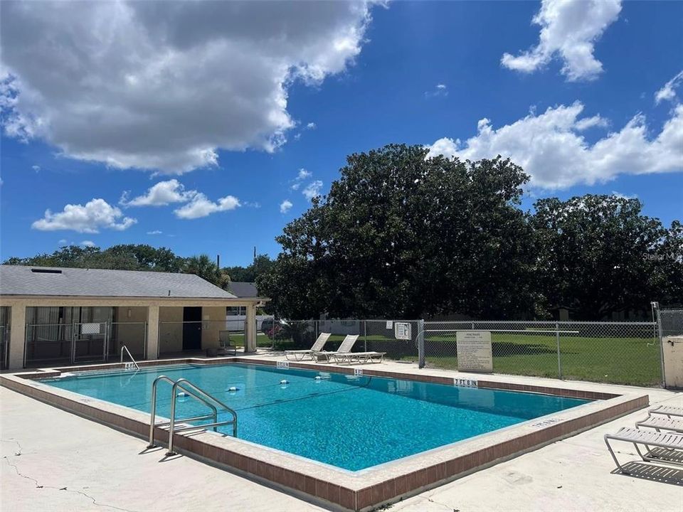 合同活跃: $109,000 (1 贝兹, 1 浴室, 650 平方英尺)