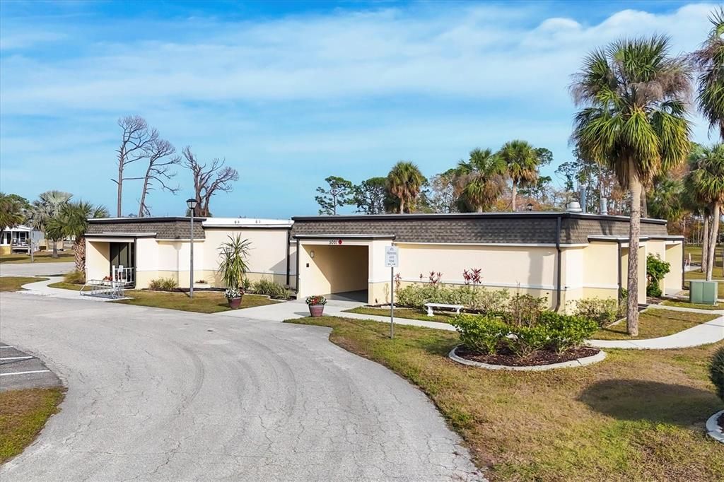 For Sale: $155,500 (2 beds, 2 baths, 960 Square Feet)