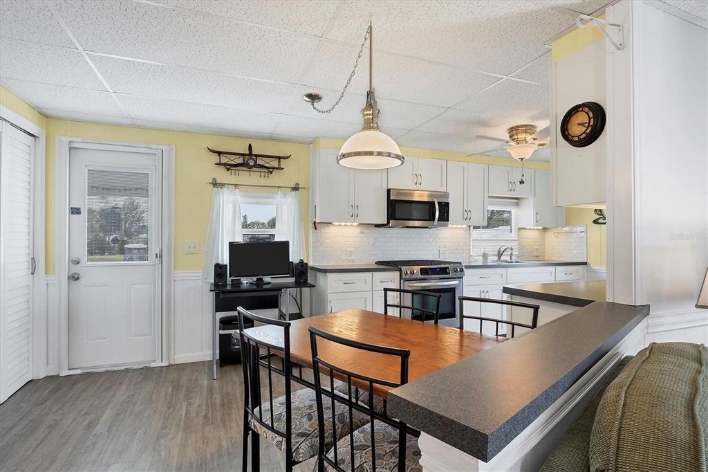 For Sale: $155,500 (2 beds, 2 baths, 960 Square Feet)