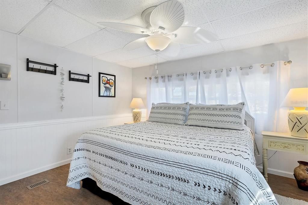 For Sale: $155,500 (2 beds, 2 baths, 960 Square Feet)