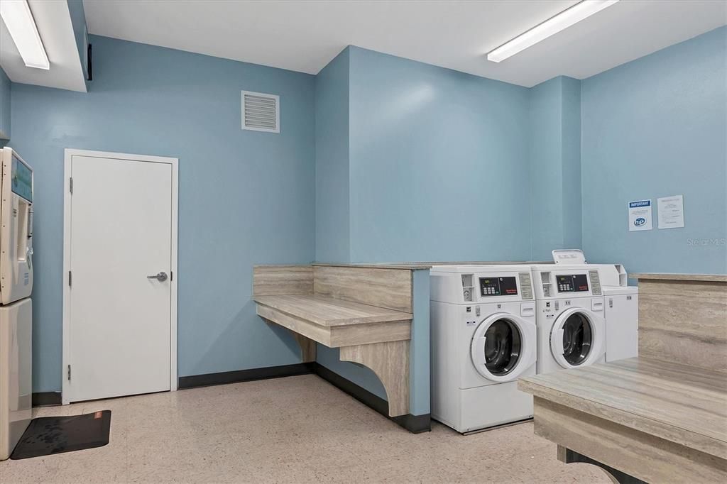For Sale: $155,500 (2 beds, 2 baths, 960 Square Feet)