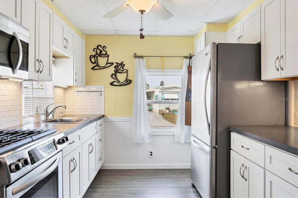 For Sale: $155,500 (2 beds, 2 baths, 960 Square Feet)