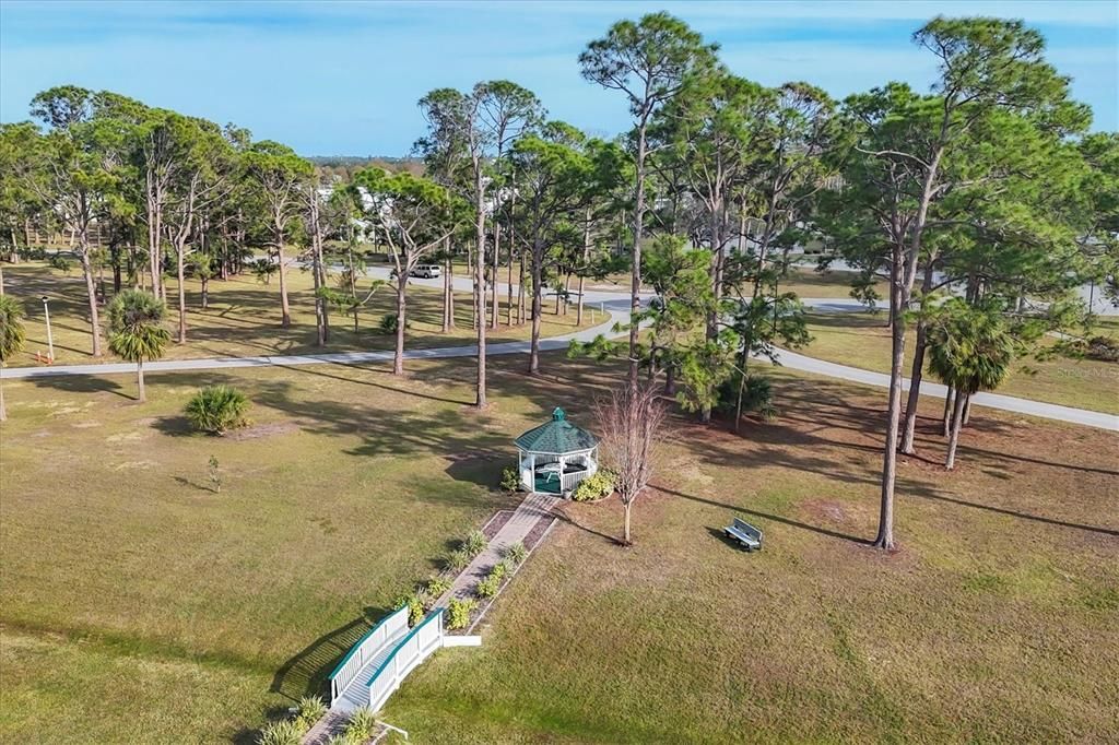 For Sale: $155,500 (2 beds, 2 baths, 960 Square Feet)