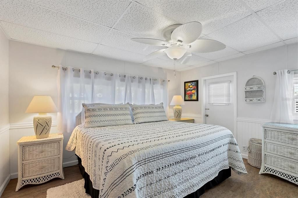 For Sale: $155,500 (2 beds, 2 baths, 960 Square Feet)