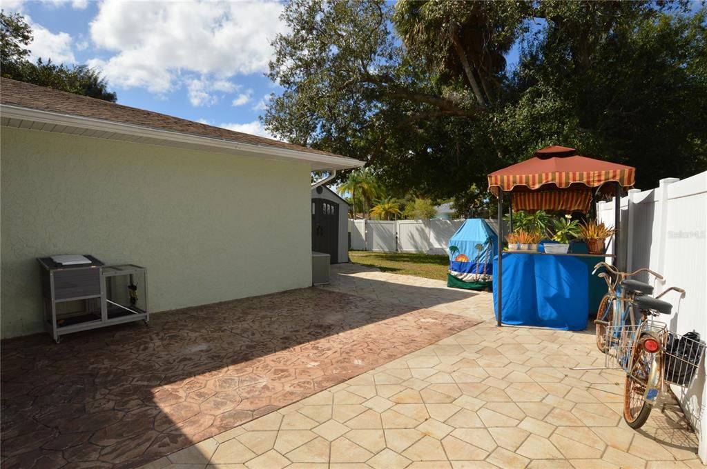 Active With Contract: $269,900 (3 beds, 2 baths, 1888 Square Feet)