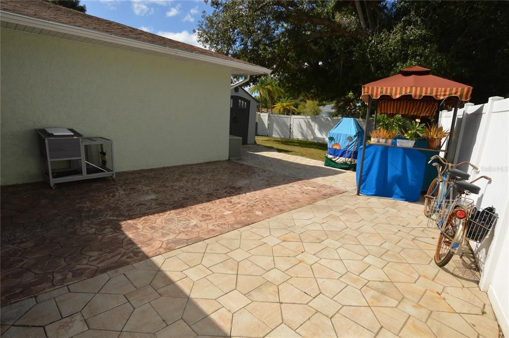 Active With Contract: $269,900 (3 beds, 2 baths, 1888 Square Feet)