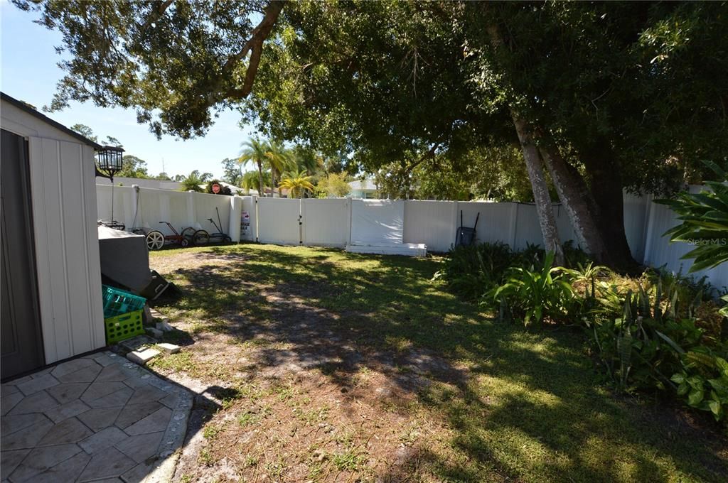 Active With Contract: $269,900 (3 beds, 2 baths, 1888 Square Feet)