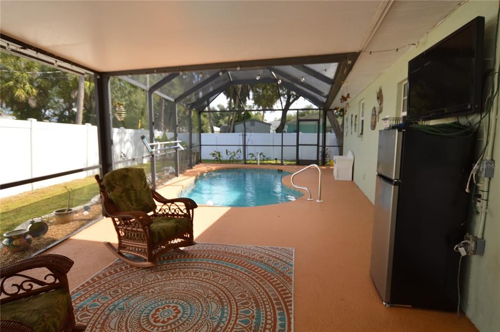 Active With Contract: $269,900 (3 beds, 2 baths, 1888 Square Feet)