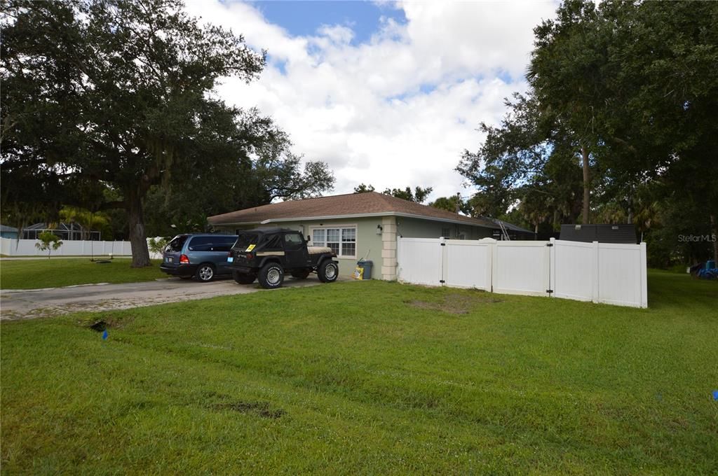 Active With Contract: $269,900 (3 beds, 2 baths, 1888 Square Feet)