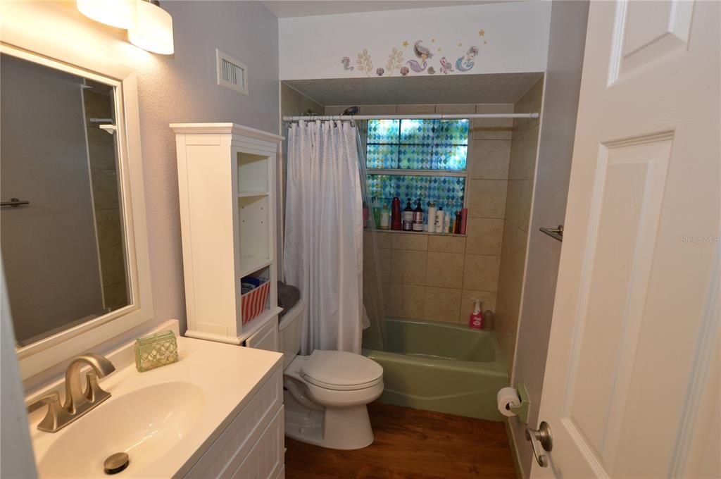 Active With Contract: $269,900 (3 beds, 2 baths, 1888 Square Feet)