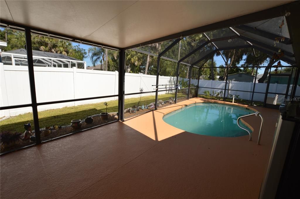 Active With Contract: $269,900 (3 beds, 2 baths, 1888 Square Feet)