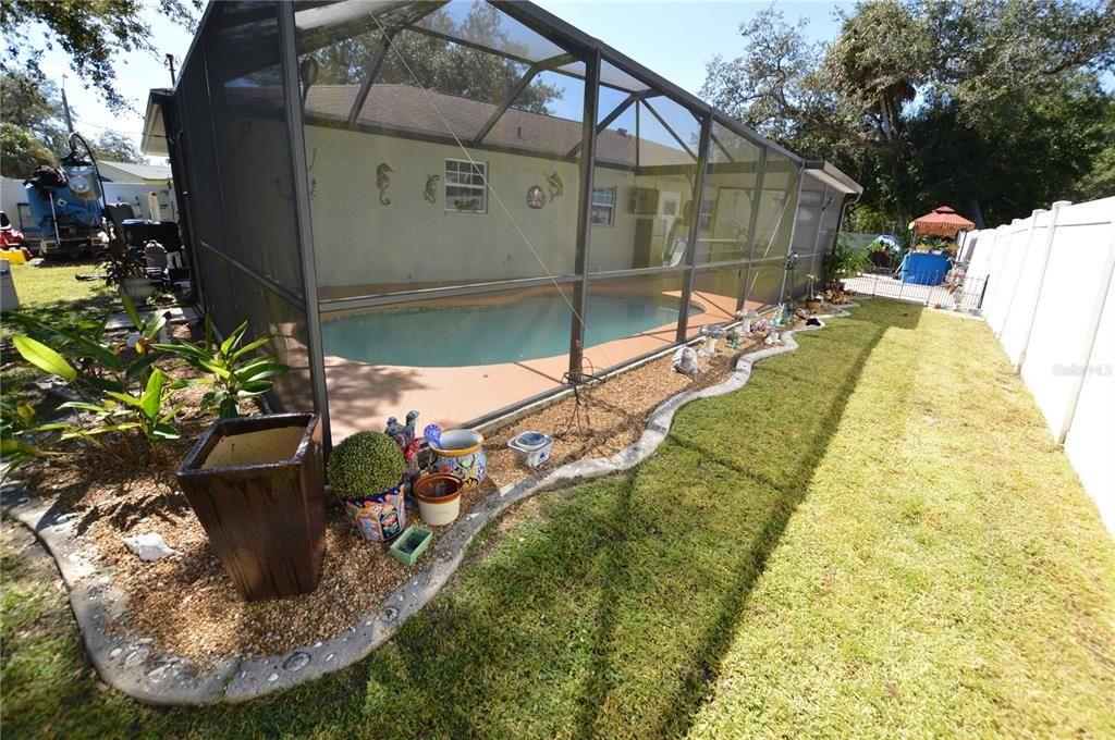 Active With Contract: $269,900 (3 beds, 2 baths, 1888 Square Feet)