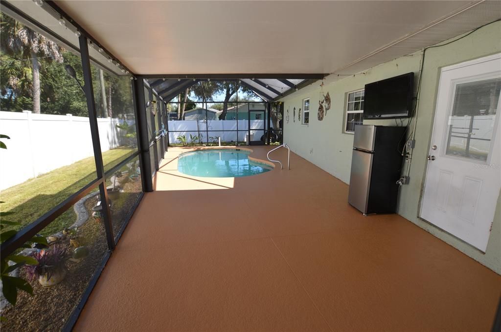 Active With Contract: $269,900 (3 beds, 2 baths, 1888 Square Feet)