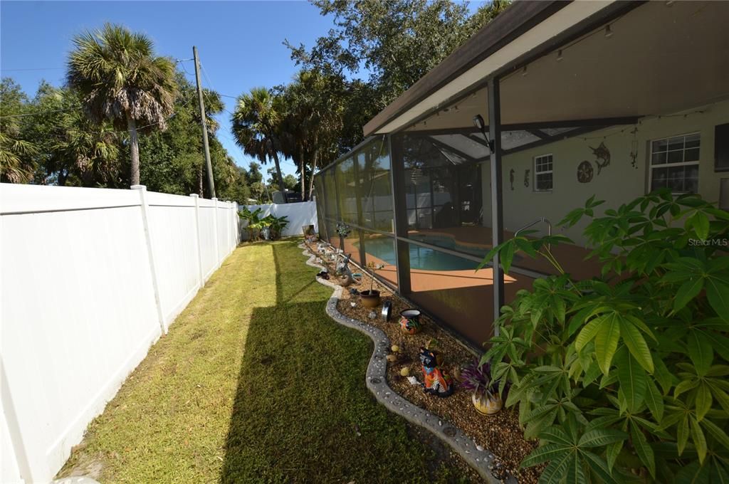 Active With Contract: $269,900 (3 beds, 2 baths, 1888 Square Feet)