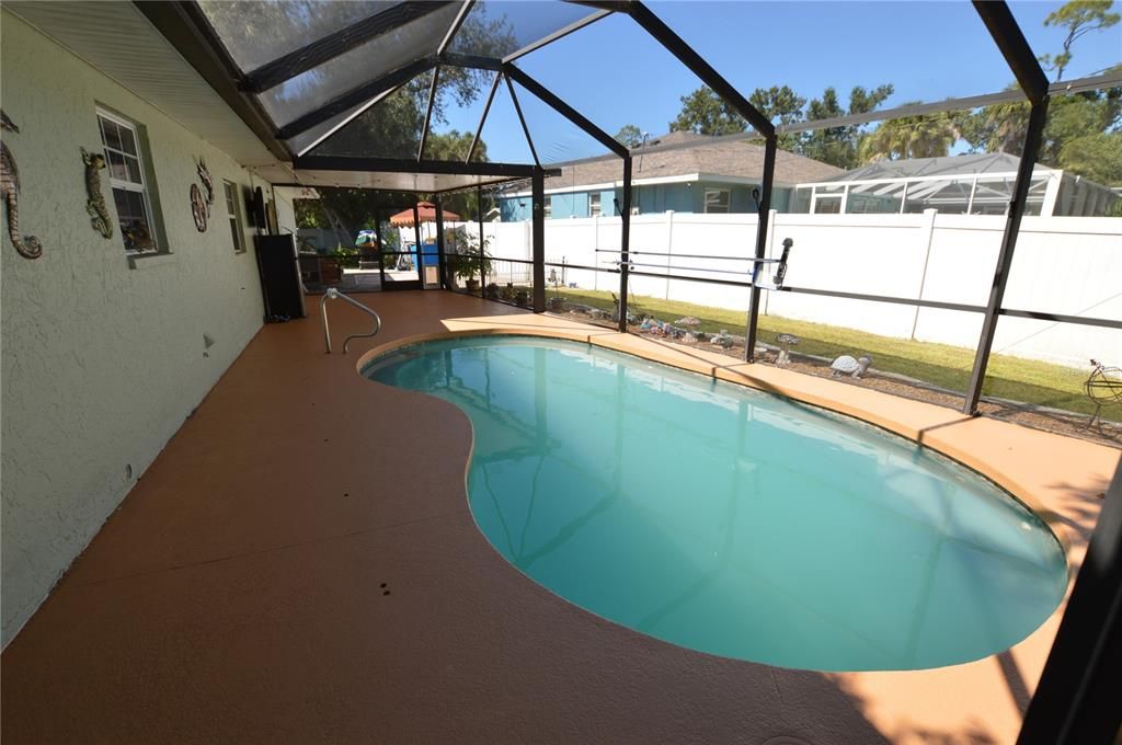 Active With Contract: $269,900 (3 beds, 2 baths, 1888 Square Feet)