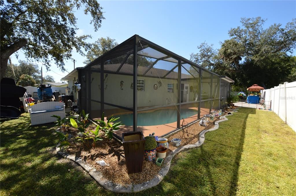 Active With Contract: $269,900 (3 beds, 2 baths, 1888 Square Feet)