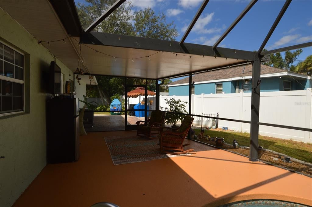 Active With Contract: $269,900 (3 beds, 2 baths, 1888 Square Feet)