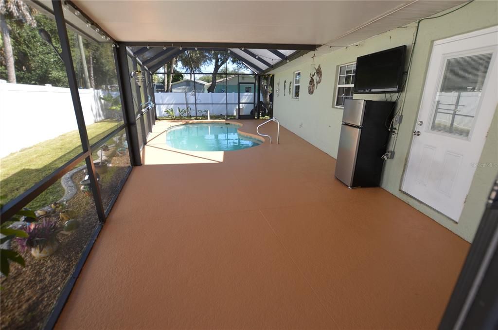 Active With Contract: $269,900 (3 beds, 2 baths, 1888 Square Feet)