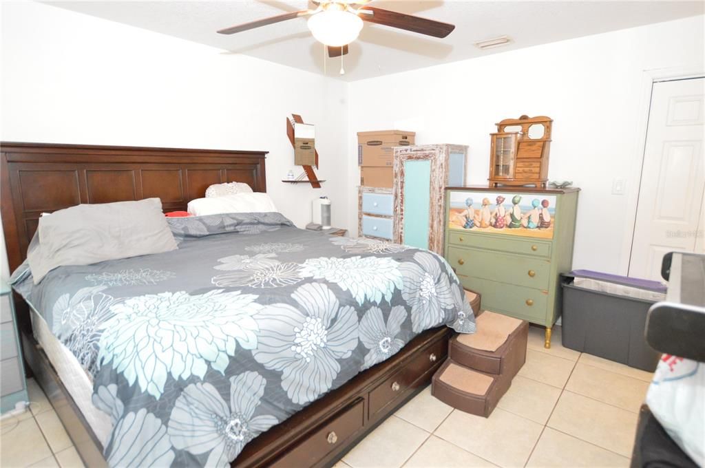 Active With Contract: $269,900 (3 beds, 2 baths, 1888 Square Feet)