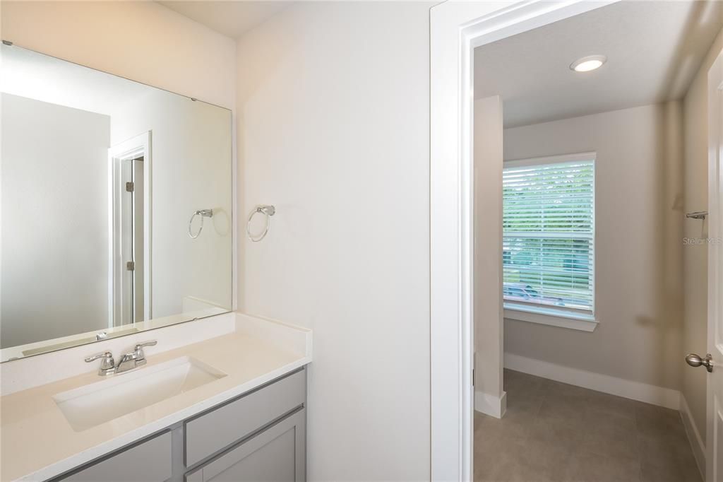 For Rent: $2,345 (2 beds, 2 baths, 1823 Square Feet)