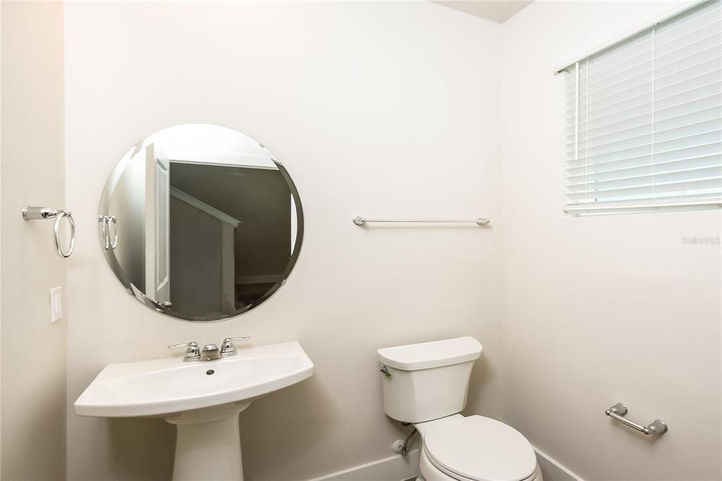 For Rent: $2,345 (2 beds, 2 baths, 1823 Square Feet)