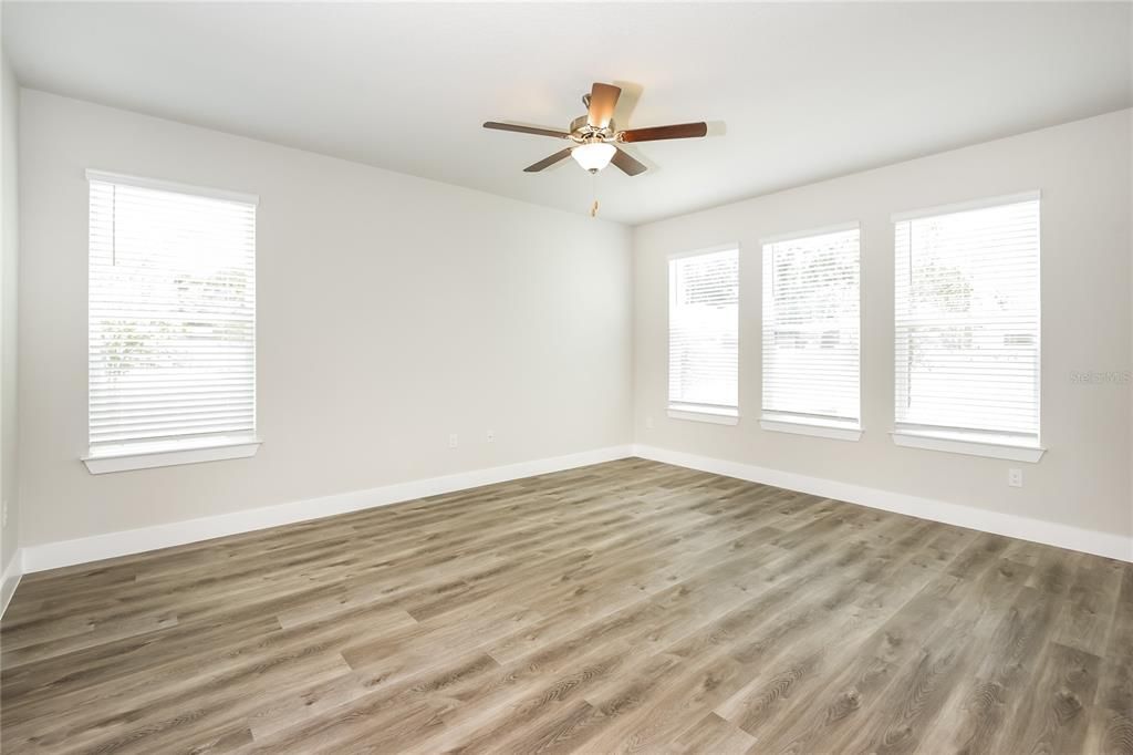 For Rent: $2,345 (2 beds, 2 baths, 1823 Square Feet)