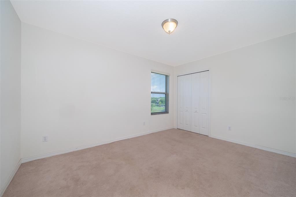 合同活跃: $2,100 (4 贝兹, 2 浴室, 2414 平方英尺)