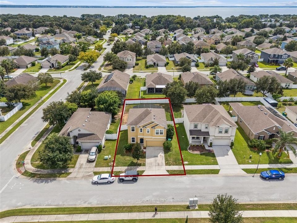 Activo con contrato: $344,999 (3 camas, 2 baños, 2099 Pies cuadrados)
