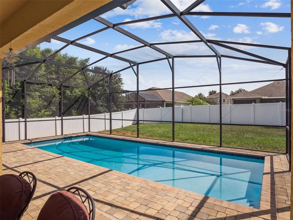 Activo con contrato: $344,999 (3 camas, 2 baños, 2099 Pies cuadrados)