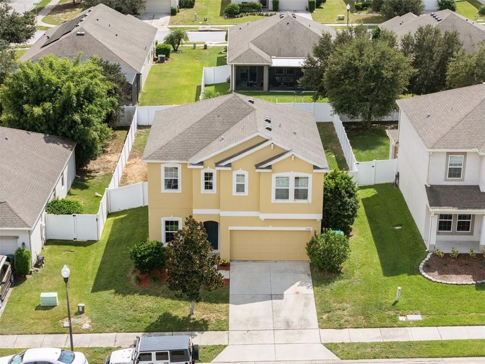 Activo con contrato: $344,999 (3 camas, 2 baños, 2099 Pies cuadrados)