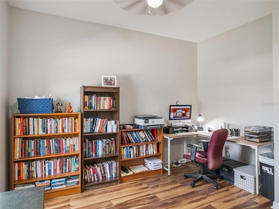 Activo con contrato: $344,999 (3 camas, 2 baños, 2099 Pies cuadrados)