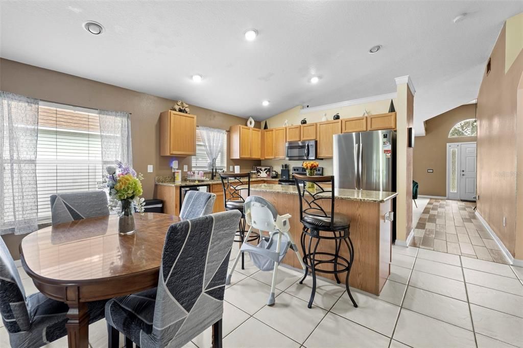 For Sale: $349,900 (4 beds, 2 baths, 1971 Square Feet)