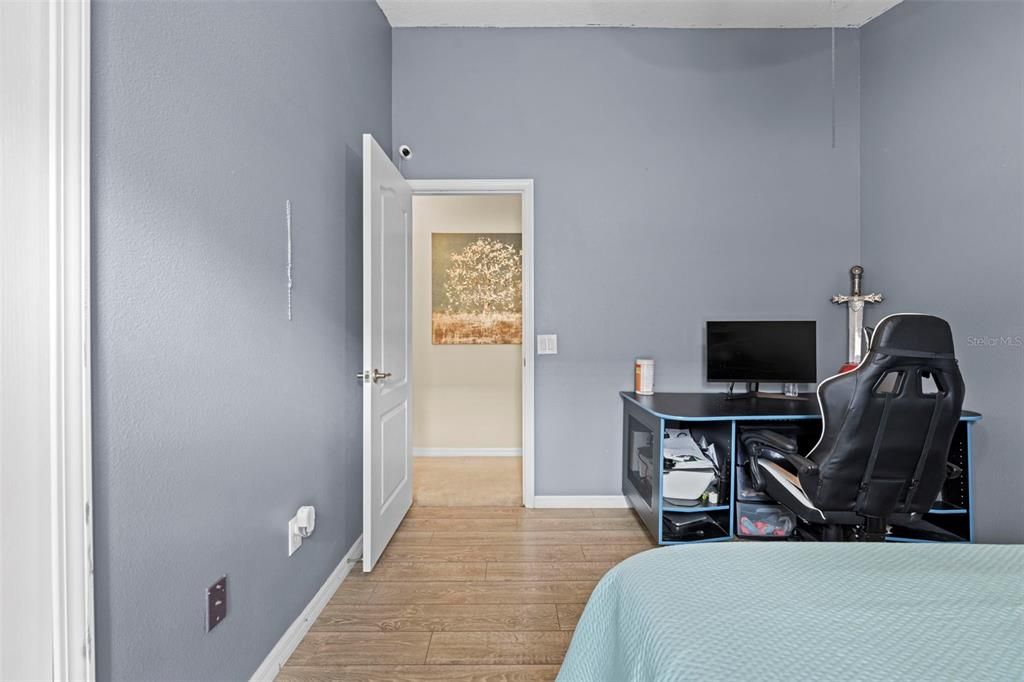 For Sale: $349,900 (4 beds, 2 baths, 1971 Square Feet)