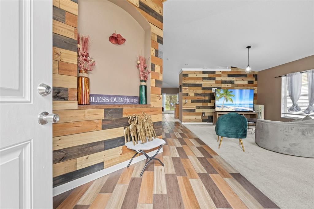 For Sale: $349,900 (4 beds, 2 baths, 1971 Square Feet)