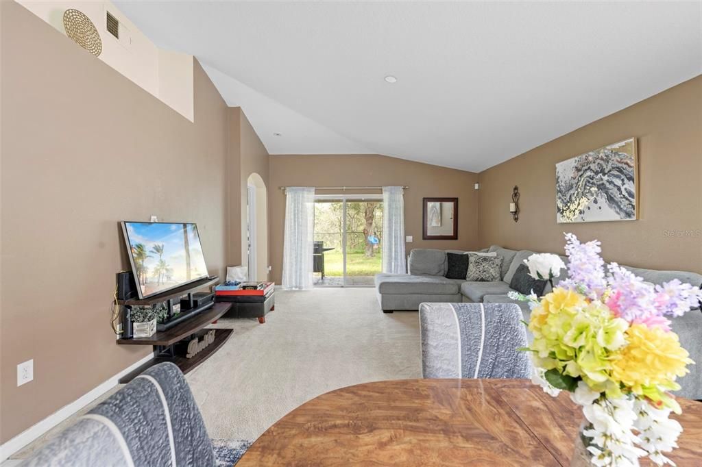 For Sale: $349,900 (4 beds, 2 baths, 1971 Square Feet)