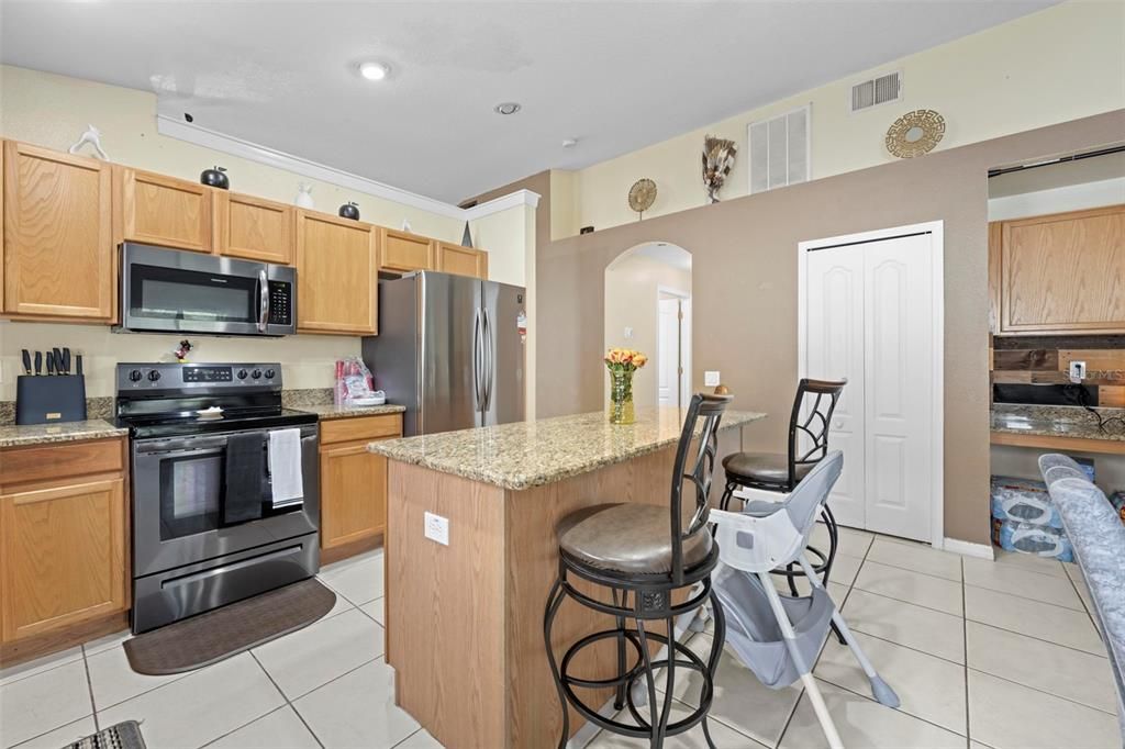 For Sale: $349,900 (4 beds, 2 baths, 1971 Square Feet)