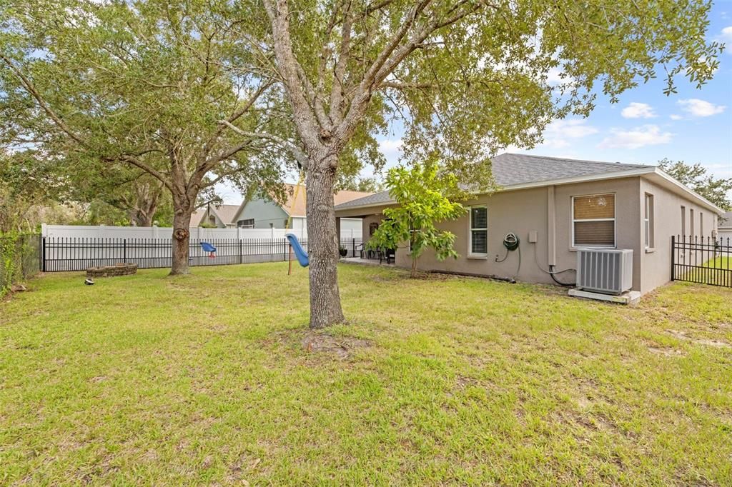 For Sale: $349,900 (4 beds, 2 baths, 1971 Square Feet)