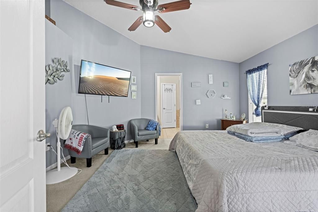 For Sale: $349,900 (4 beds, 2 baths, 1971 Square Feet)