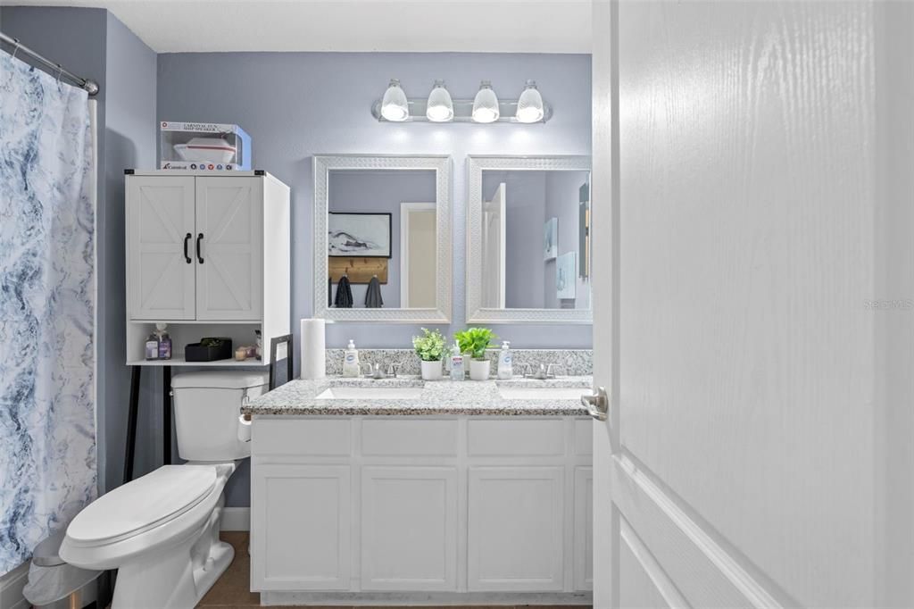 For Sale: $349,900 (4 beds, 2 baths, 1971 Square Feet)