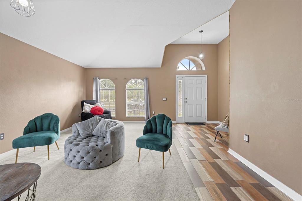 For Sale: $349,900 (4 beds, 2 baths, 1971 Square Feet)