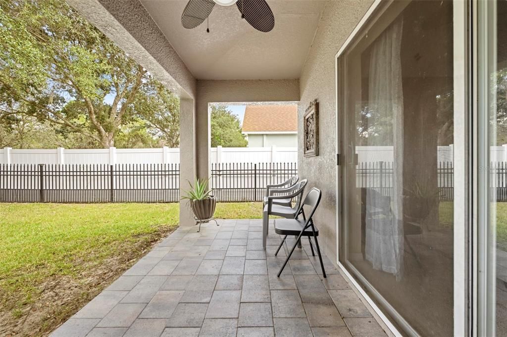 For Sale: $349,900 (4 beds, 2 baths, 1971 Square Feet)