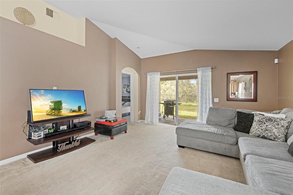 For Sale: $349,900 (4 beds, 2 baths, 1971 Square Feet)